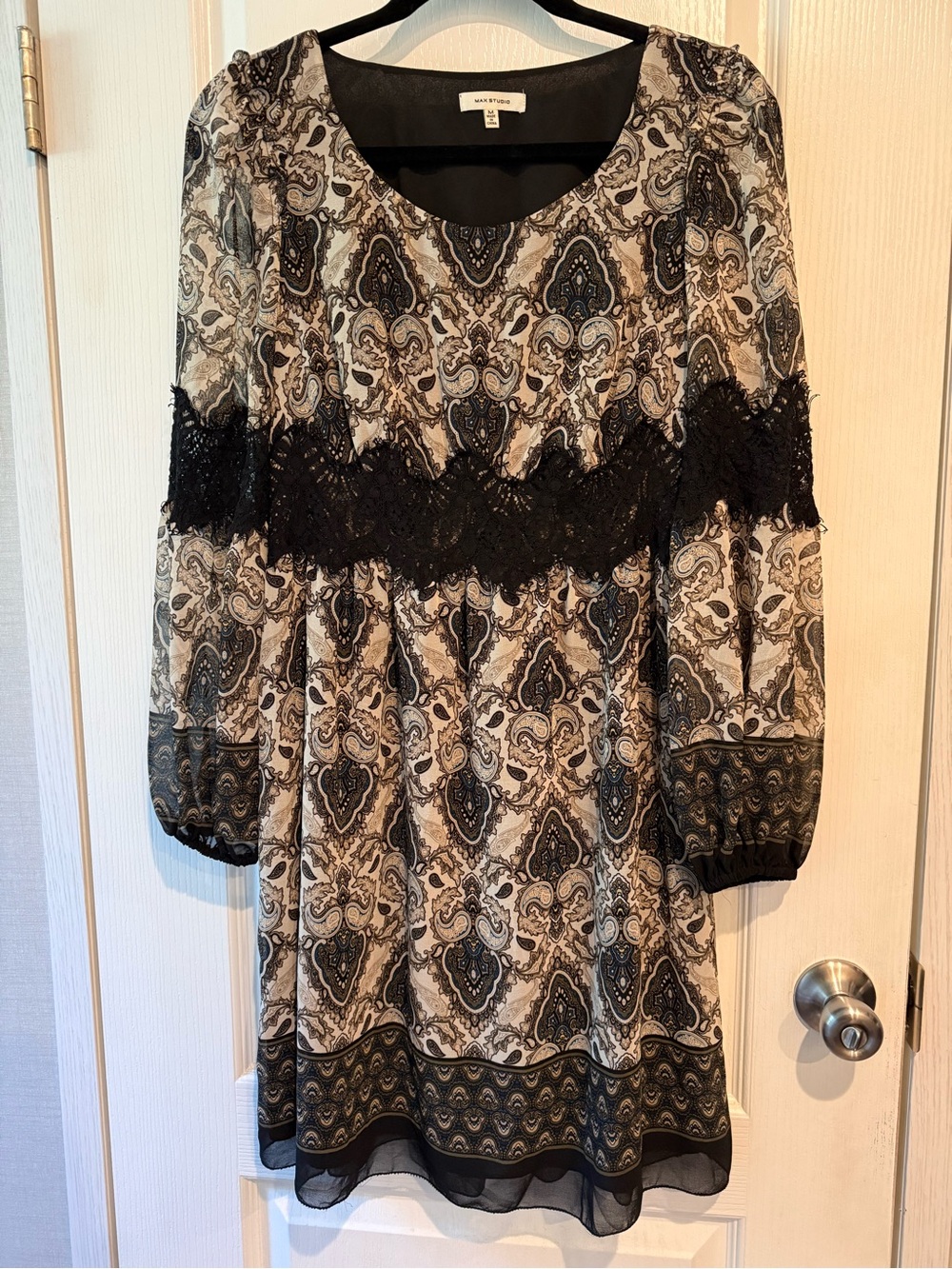 Max Studio Black and Cream Paisley Lace-Waist Long Sleeve Dress